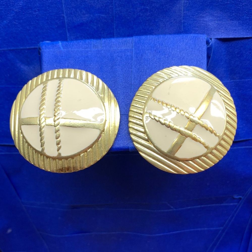 Vintage Gold and Cream Round Rope Accent Clip On Earrings
